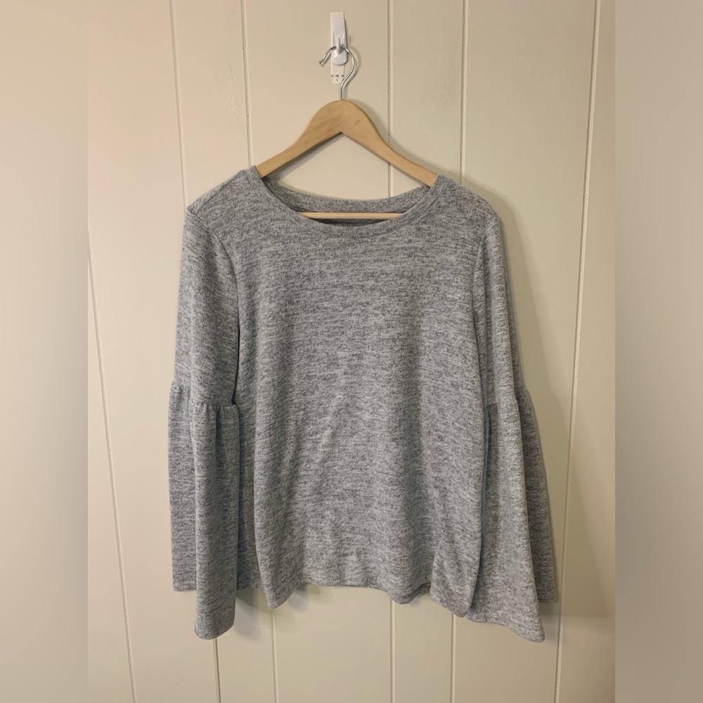 a.n.a Bell Sleeve Gray Long Sleeve Sweater Size Large